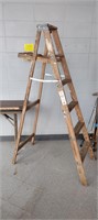 6' Wooden Ladder