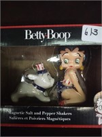 Betty Boop Salt & Pepper Set