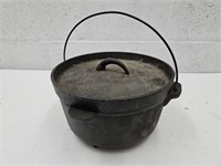 Cast Iron  Footed  Dutch Oven with Lid