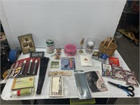 Lot of miscellaneous beauty and decorative items