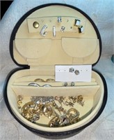 Misc Jewelry Lot: 22 Pr Earrings, 1 Pendant,