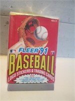 BOX OF FLEER '91 BASEBALL LOGO STICKER + CARDS