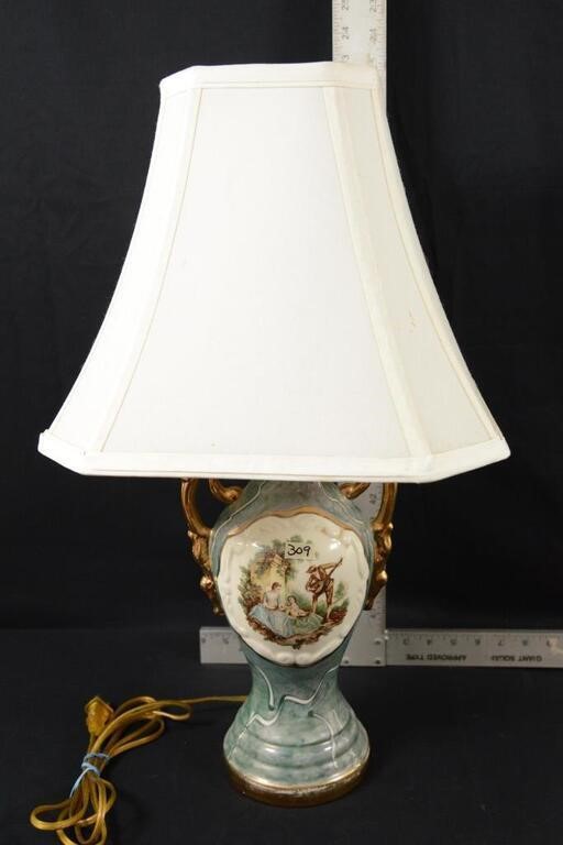 PORCELAIN TABLE LAMP