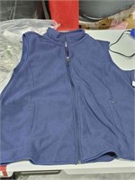 (N) Amazon essential Fleece Vest