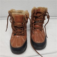 Kids size 6 Soft Moc winter boots