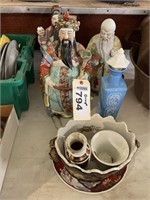Group of oriental style collectibles
