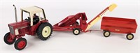 1/16 International 1086 Tractor w/ Picker & Wagon