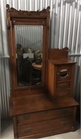 ANTIQUE VANITY DRESSER