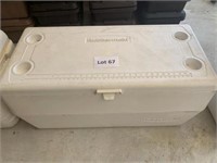 Large Rubbermaid ice chest