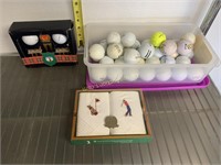 Golf balls and Handkerchief set