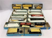 Lot of 16 Athearn Un-Assembled HO Scale Model