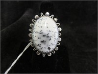 STERLING BLACK AND WHITE SPECKLED STONE SZ 7.5