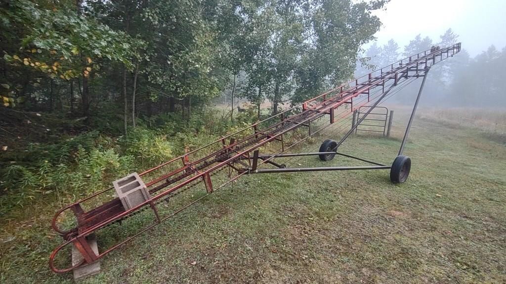 Hay elevator 36' total(3 - 8' sections, 1 - 12')w/