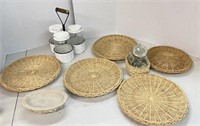 Woven Paper Plate Holders +++