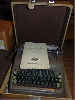 Vintage Smith Corona Type Writer Plus