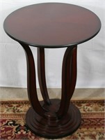 Round End Table 20x26