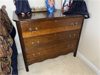 VINTAGE CHEST OF DRAWERS- NO CONTENTS