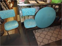 Vintage folding table & chairs.