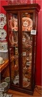 Nice, lighted curio cabinet 72" t x 25" w x 12" d