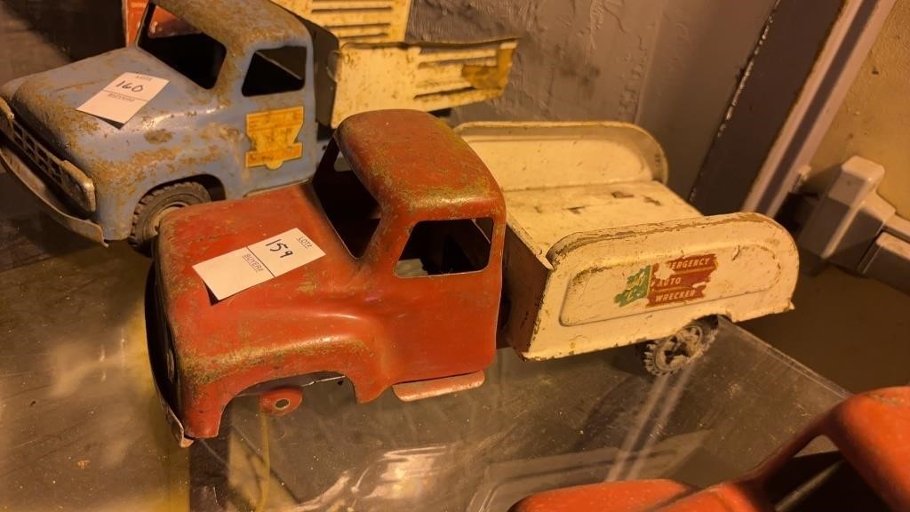 Vintage Automotive, Car Parts, & MORE!.. Online Auction
