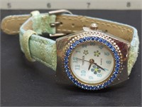 Terner watch with glitter band