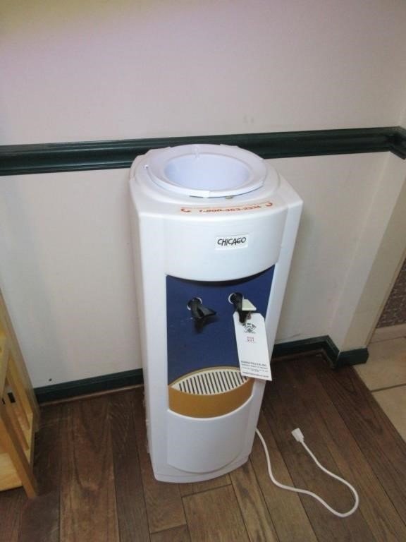 "Chicago" Water Dispenser