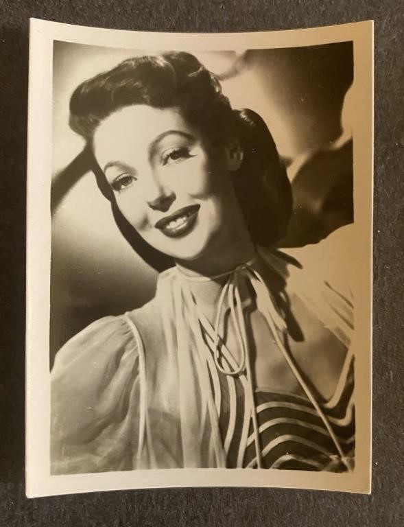 LORETTA YOUNG: Antique Tobacco Card (1951)