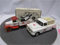 2 Ertl collector Mobil Gas truck banks (ONE