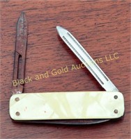 Mother of Pearl handle 2 1/2" pocket knife