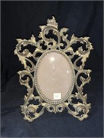 BEAUTIFUL VINTAGE BRASS PICTURE FRAME - 7.5 X 10.5