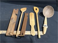 6 wooden spoons