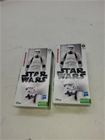 2 star Wars stormtrooper figures