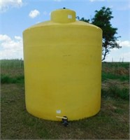 2,500 gallon yellow poly tank, good condition