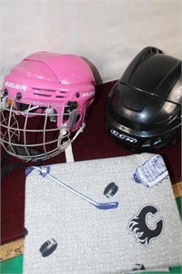 Childs Hockey Helmuts & Hockey Bed Sheet Set /New