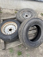 3 tires, 2 rims P235/60R15, P235/70R16, P235/70R16