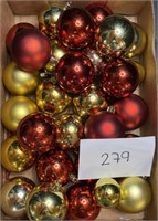 Christmas ornaments red / gold