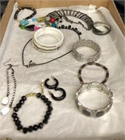 MIXED JEWELRY LOT