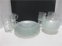 BOX: APPROX. 28PC FLORAL GLASS TABLEWARE