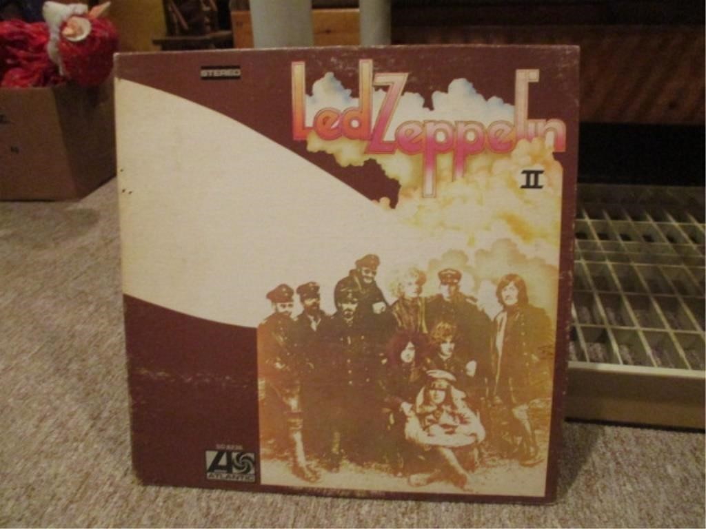 Led Zepplin II record album