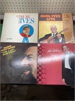 2 burl Ives & 2 Roger Whittaker records, empty