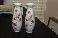 A Pair of Gold Gilted Vases - Antique/Vintage