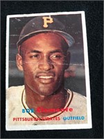 1957 Topps #76 Roberto Clemente Poor grade Conditi