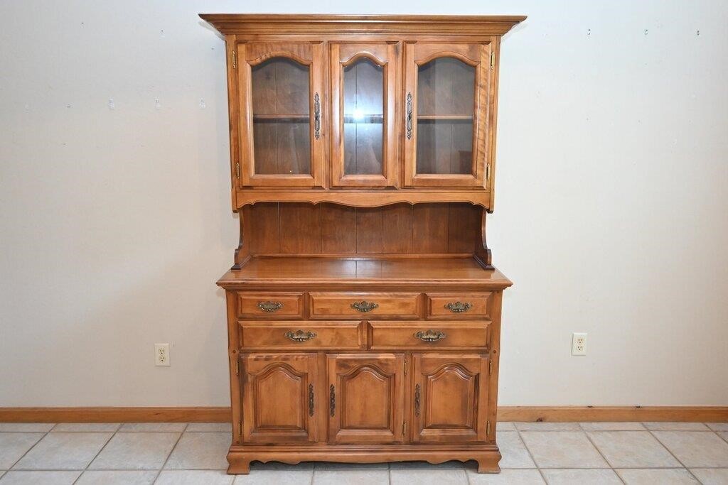 Antiques, 05 Mitsubishi, Tools & More-Lindale Estate Auction