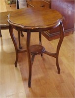 Vintage 2 tier occasional table