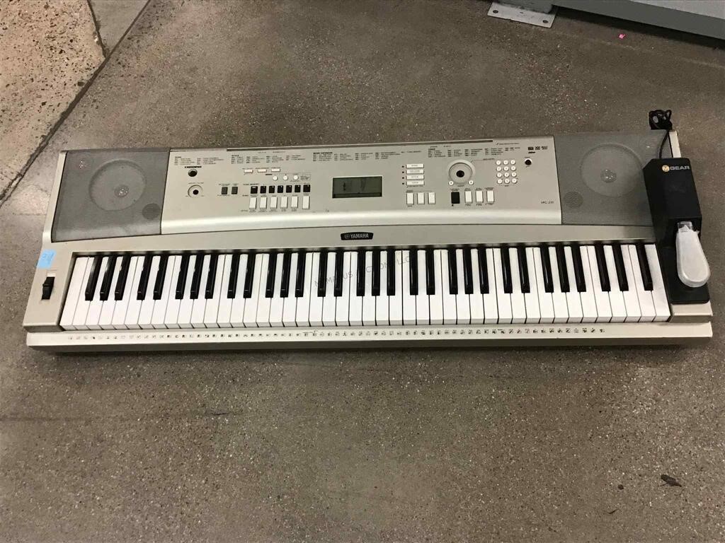 Yamaha Keyboard YPG-235 w/ M- Audio SP-2 Sustain