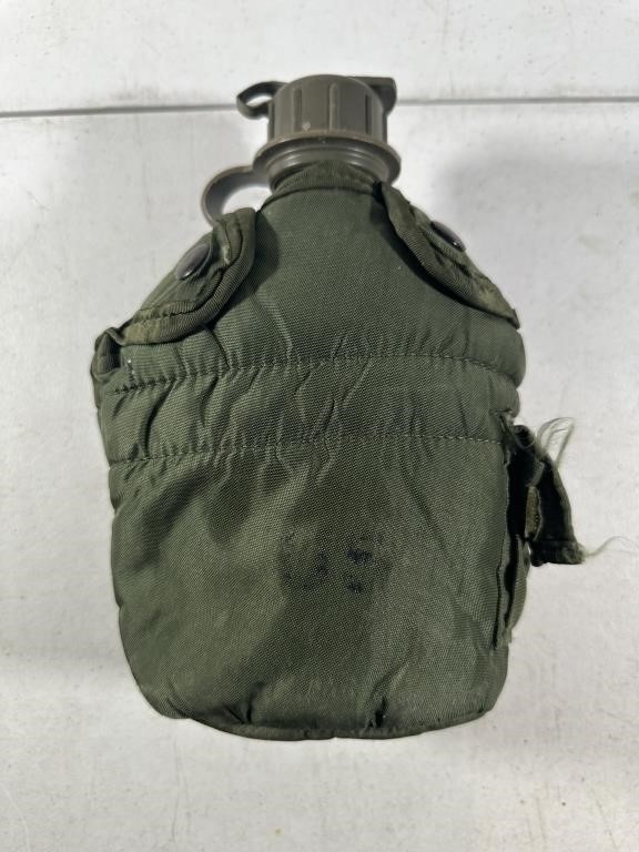 US ARMY WATER CANTEEN