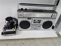 Sanyo boom box and cassette tape player