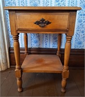 Maple Bedside Table w/Drawer