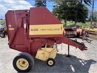 New Holland 630 4x4 Round Baler