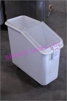 1X, RUBBERMAID 75L PORTA INGREDIENT BIN